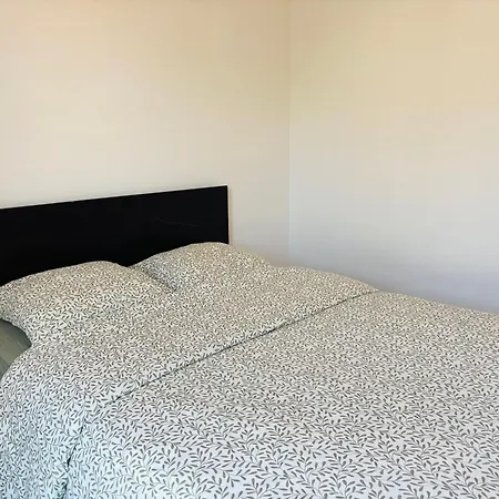 Spacieuse Et Lumineuse בית אירוח אנז'ה