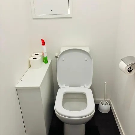 Quarto em Acomodações Particulares Spacieuse Et Lumineuse